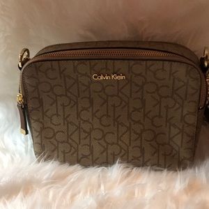 Calvin Klein Signature Cross Body Bag